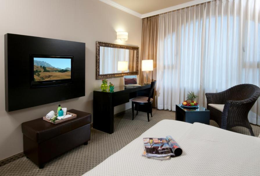 Leonardo Hotel Negev Beersheba Екстериор снимка